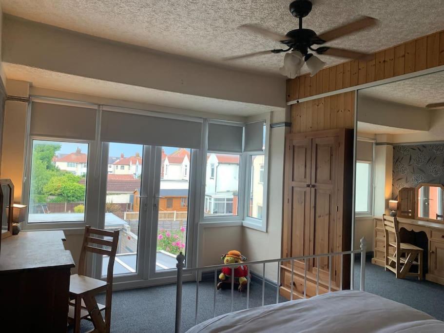 Family Holiday Home Blackpool Extérieur photo
