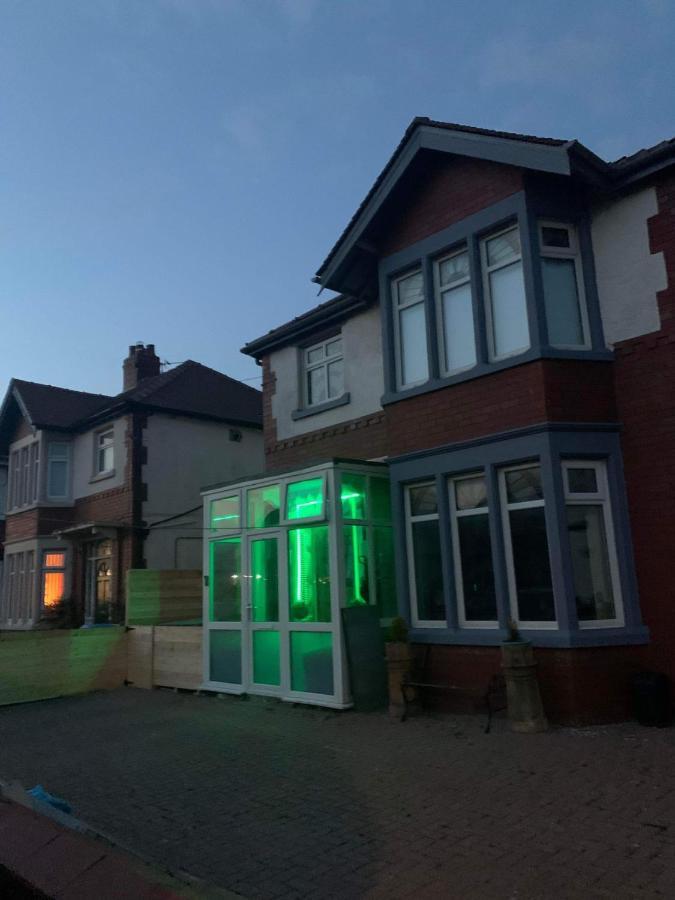 Family Holiday Home Blackpool Extérieur photo
